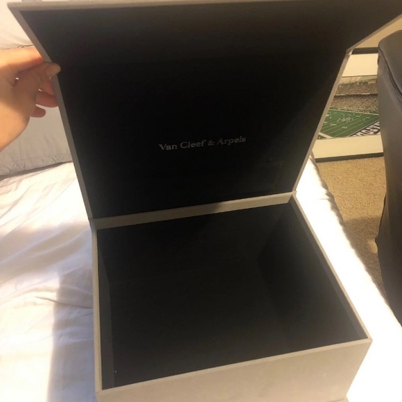 Van cleef Arpel empty suede box - Picture 4 of 6